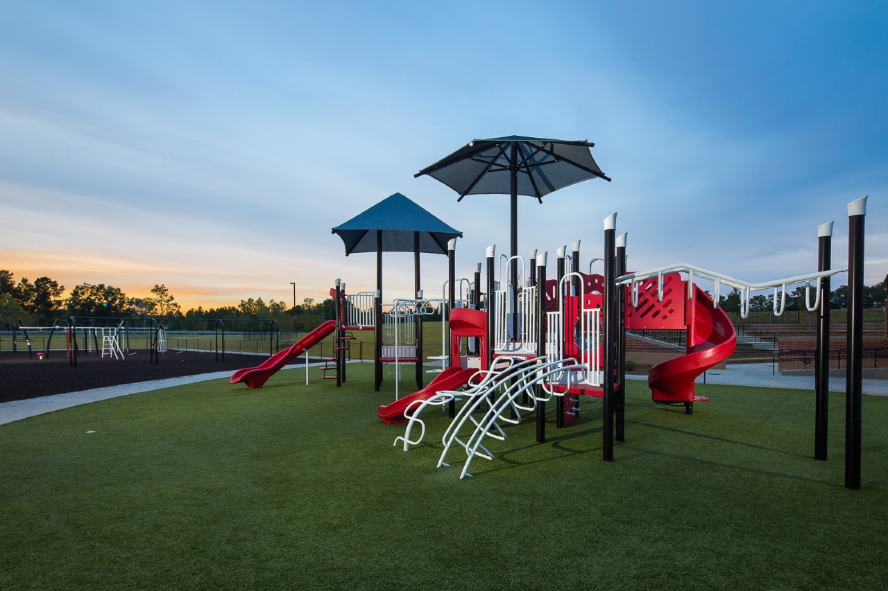 Synthetic grass playground by Southwest Greens of Eastern Washington